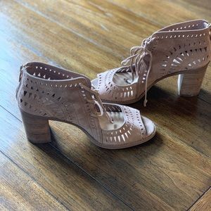 Vince Camuto sandal